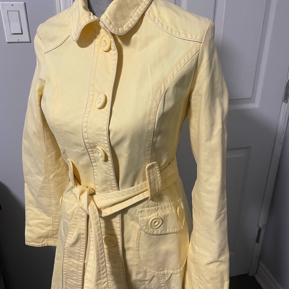 A. Yilian cotton yellow trench coat size small - Picture 2 of 3